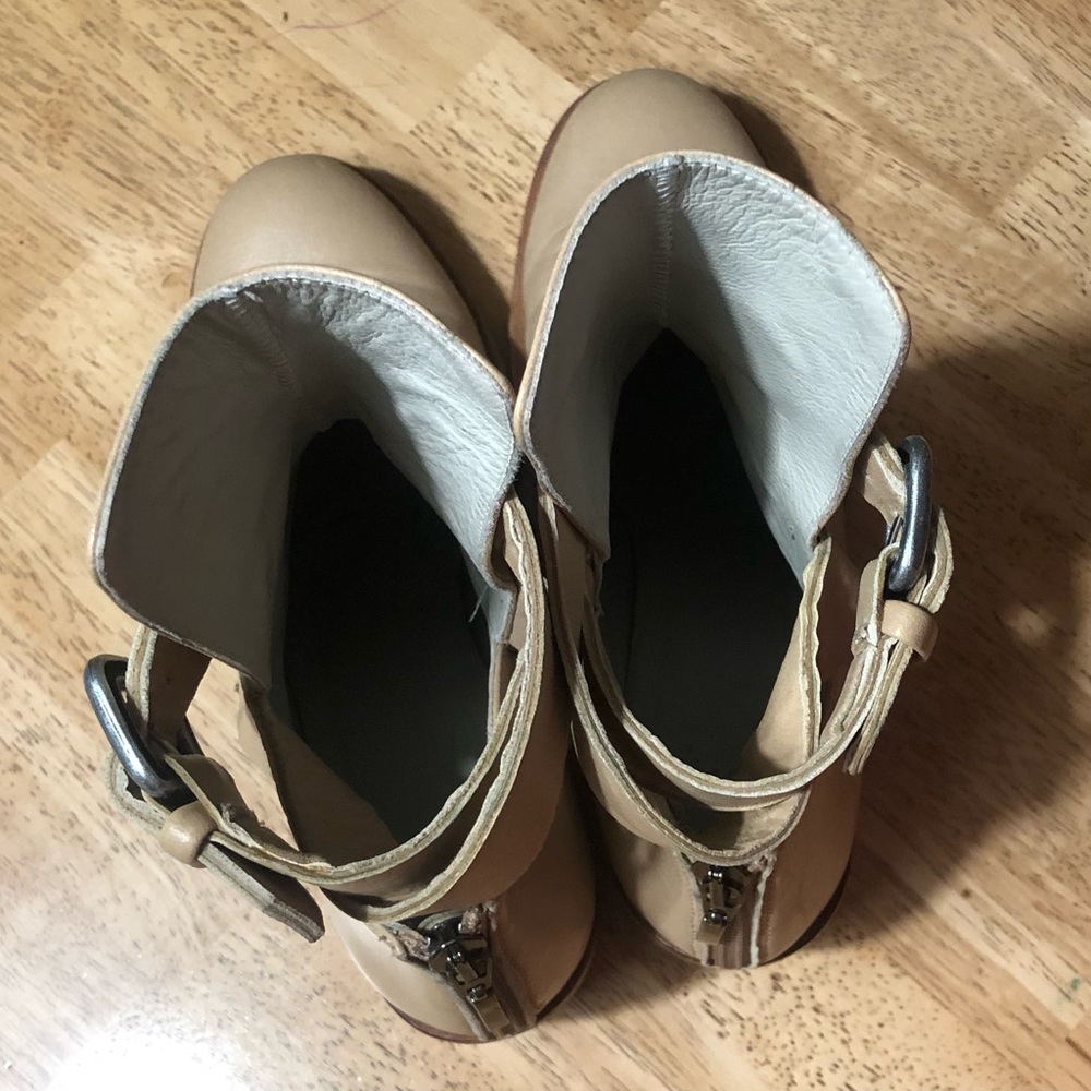 PLOMO soft leather wrap ankle booties. Size 37 (6.5) - Picture 9 of 11